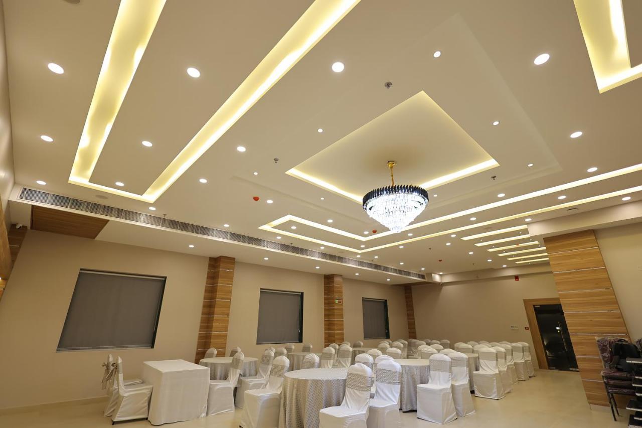 Hotel Sharda Residency Патна Экстерьер фото