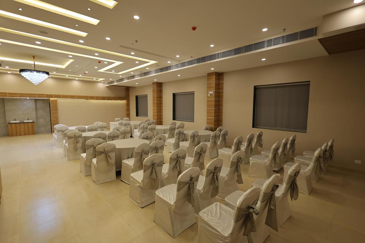 Hotel Sharda Residency Патна Экстерьер фото