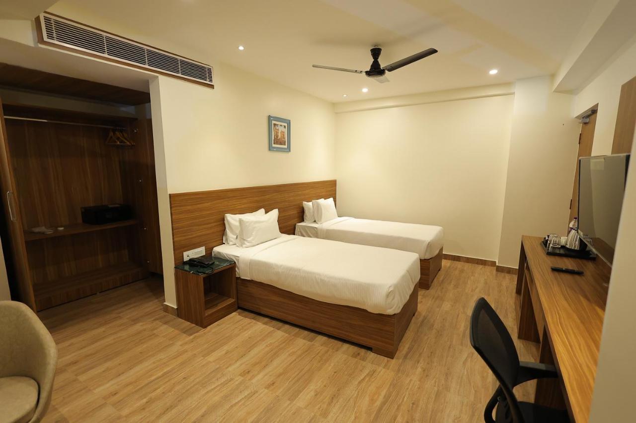 Hotel Sharda Residency Патна Экстерьер фото