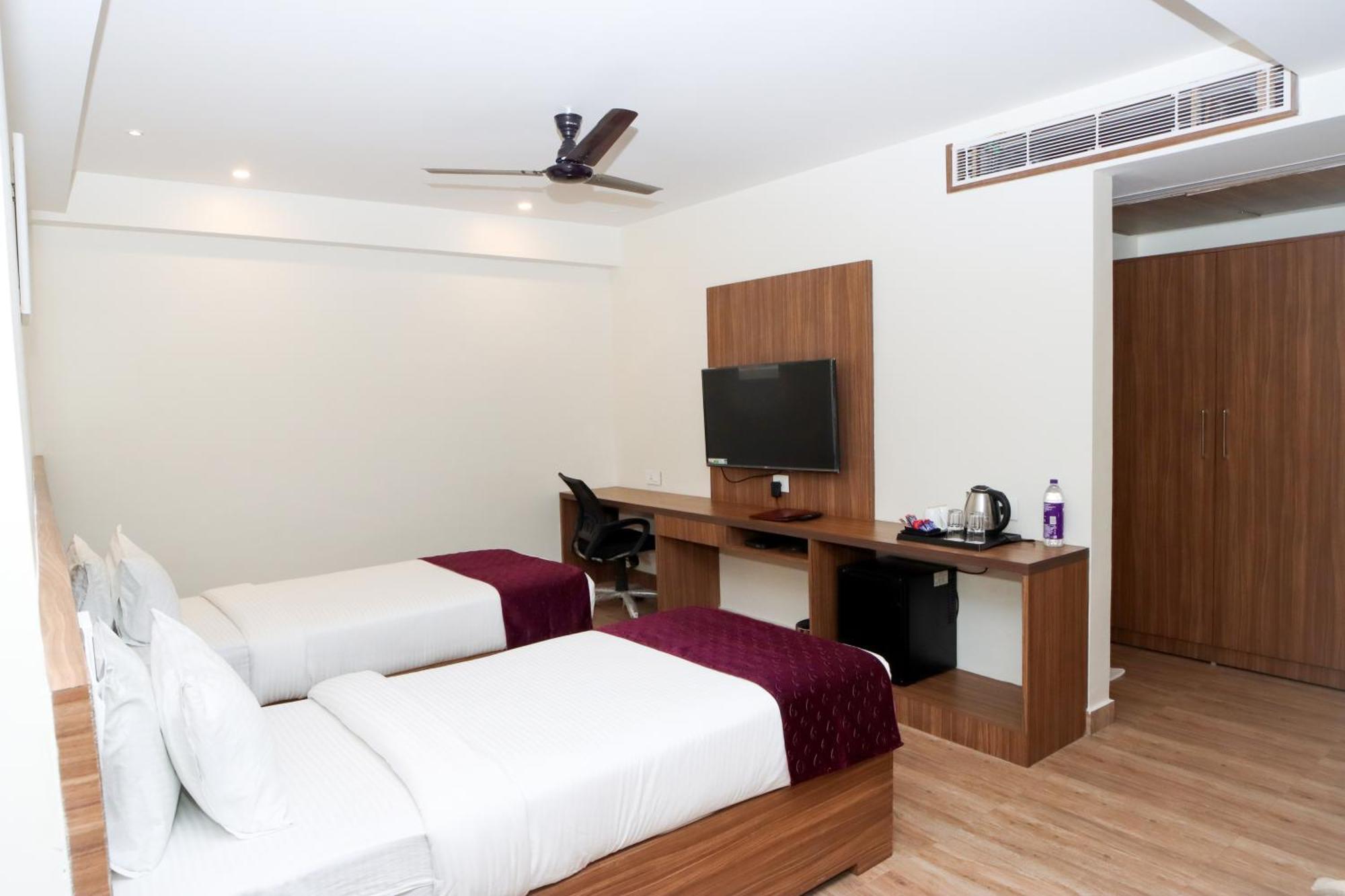Hotel Sharda Residency Патна Экстерьер фото