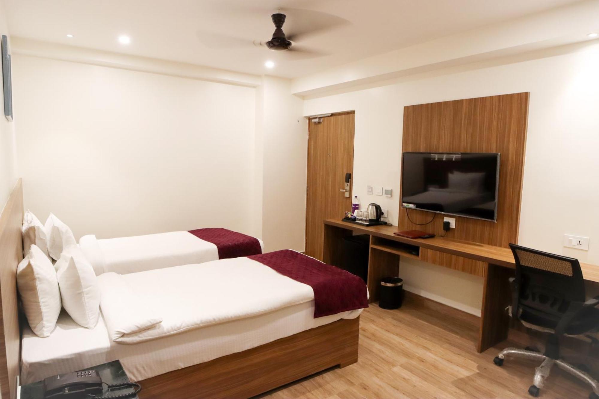 Hotel Sharda Residency Патна Экстерьер фото