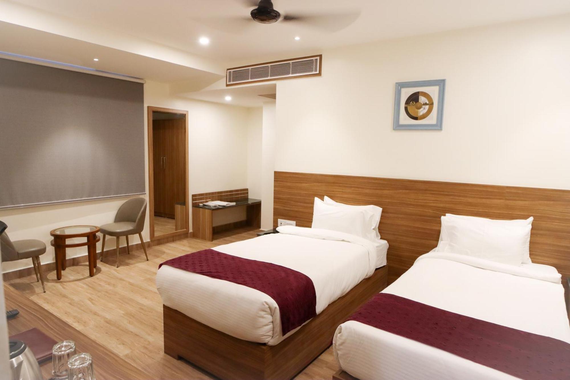 Hotel Sharda Residency Патна Экстерьер фото
