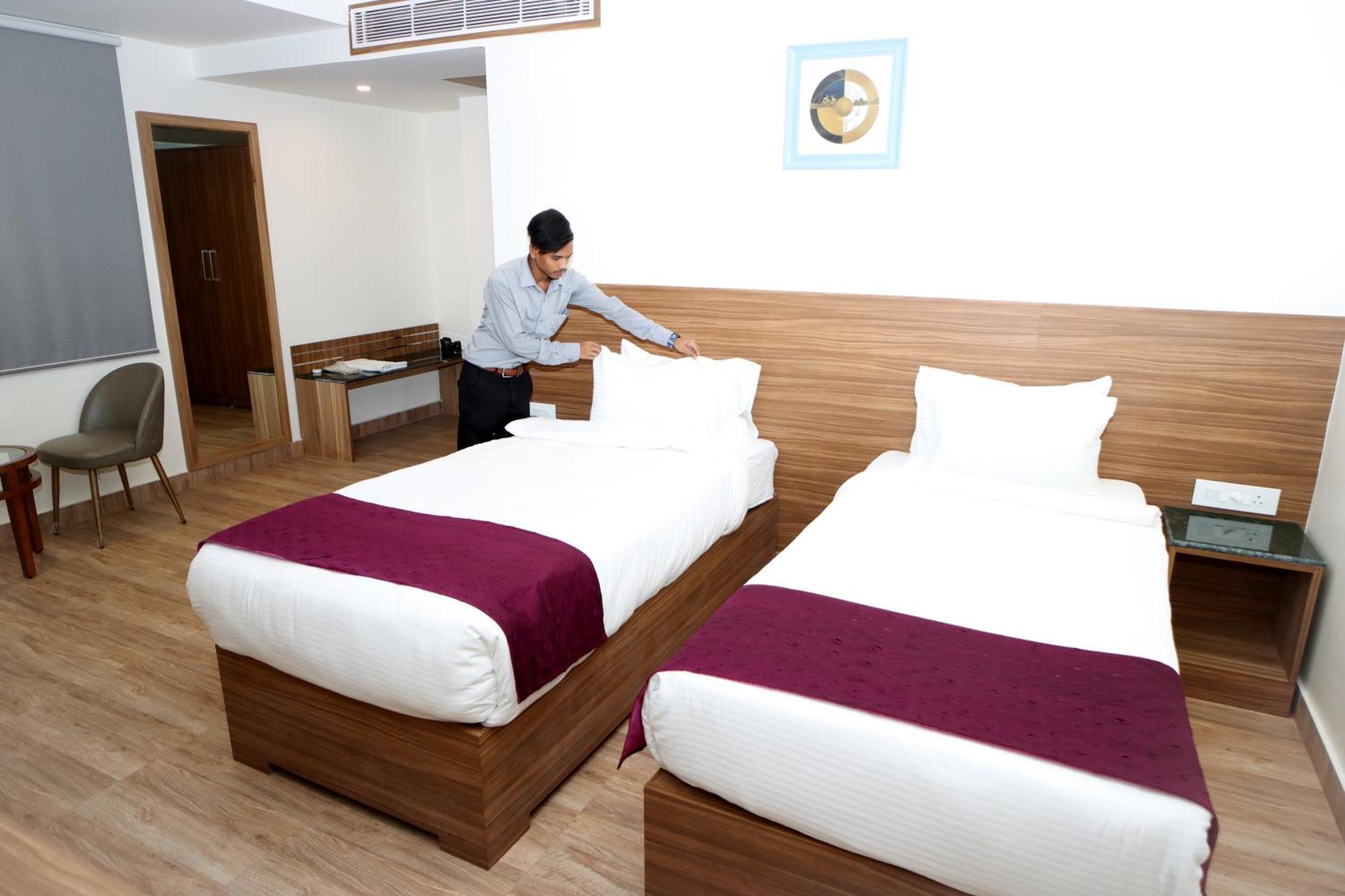 Hotel Sharda Residency Патна Экстерьер фото